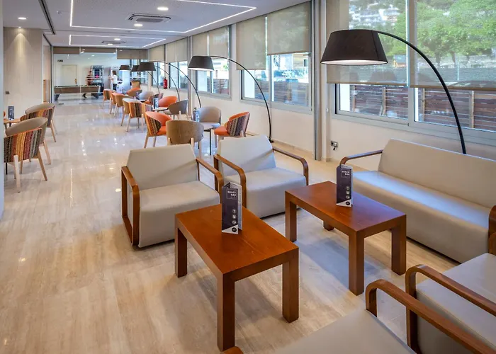 Ght Oasis Tossa & מלון